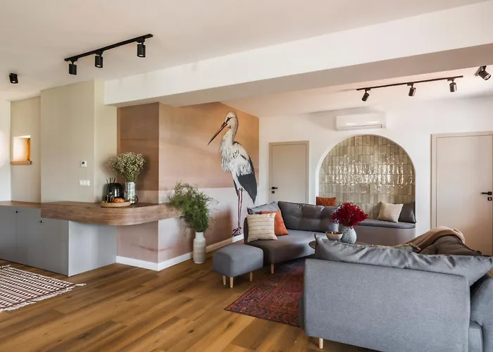 Palo Borbirtok - Bed And Wine פלוזנק